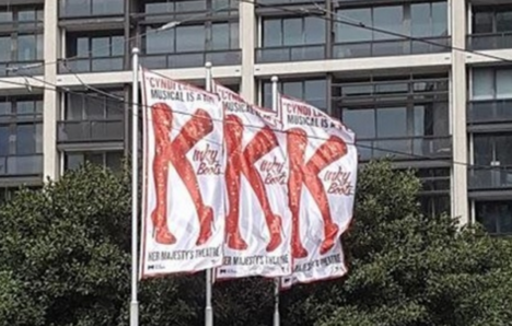 kkk-kinky-boots-flags